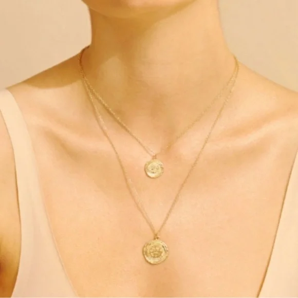 Amber Sceats Layered Gold Coin Pendant Necklace - Picture 4 of 9